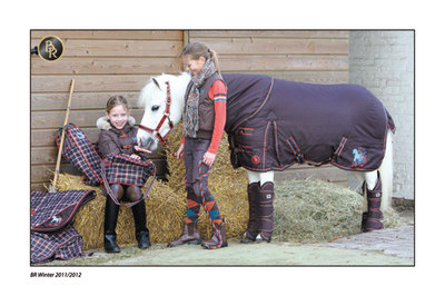 BR 4 ever horses  outdoordeken  met hals choc brown 280gr XS.